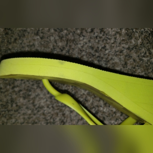 Old Navy| Floral Tropical Wedge Sandals - Picture 7 of 8